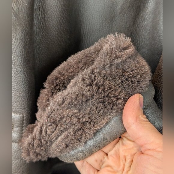 Danier Men's Brown Shearling Coat Size L In VGUC - Picture 4 of 14
